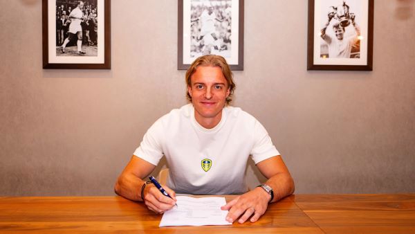 Leeds signerer Sebastiaan Bornauw