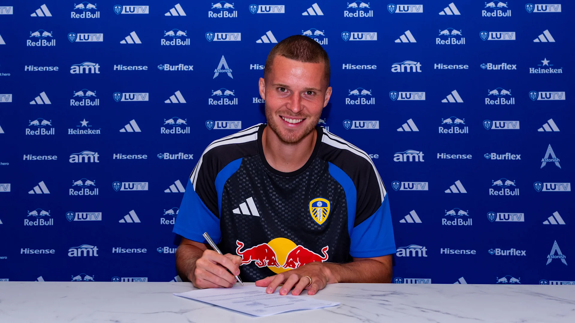 Artikkelbilde til artikkelen Nico Elvedi klar for Leeds!